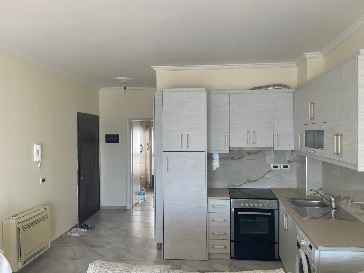 Max'S Apartment Саранде Екстериор снимка
